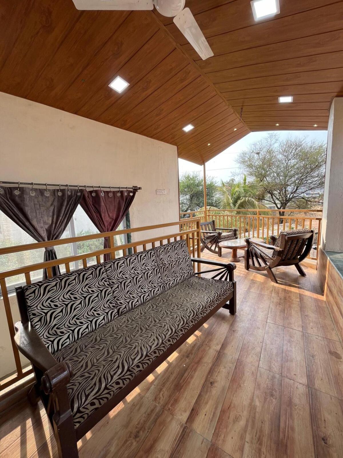 Govind Villa - 3Bhk Penthouse Suite With Pool Splash Лонавала Экстерьер фото